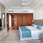 Riu Madeira ホテル 4*